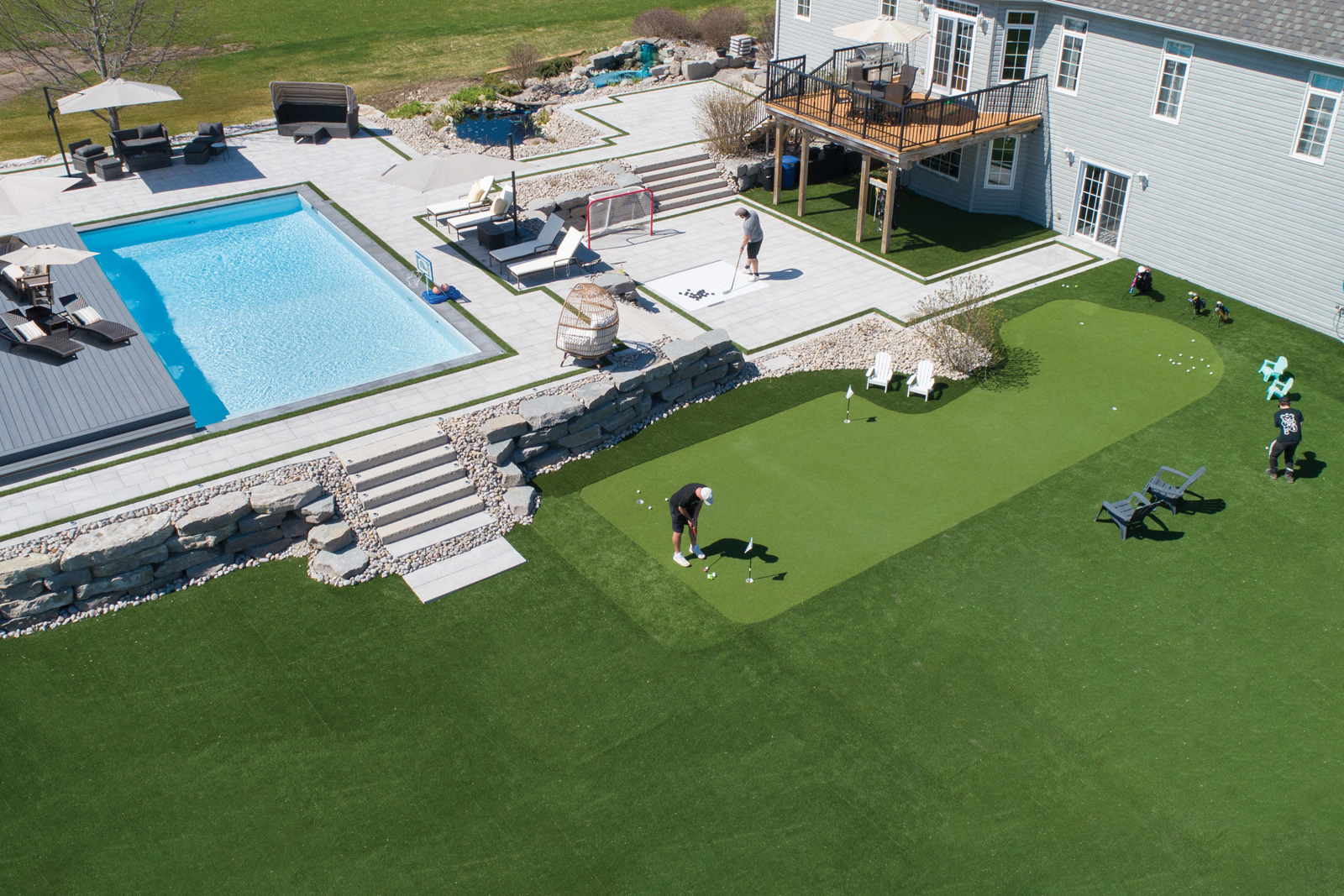 Artificial turf beautifies without the usual upkeep Dockside Publishing